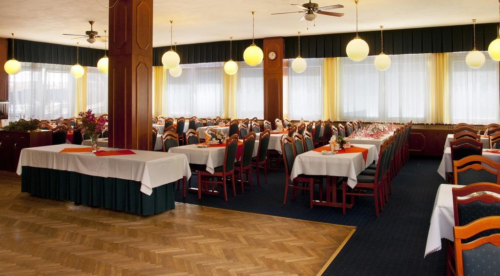 Hotel Slunce Havlíčkŭv Brod Eksteriør billede