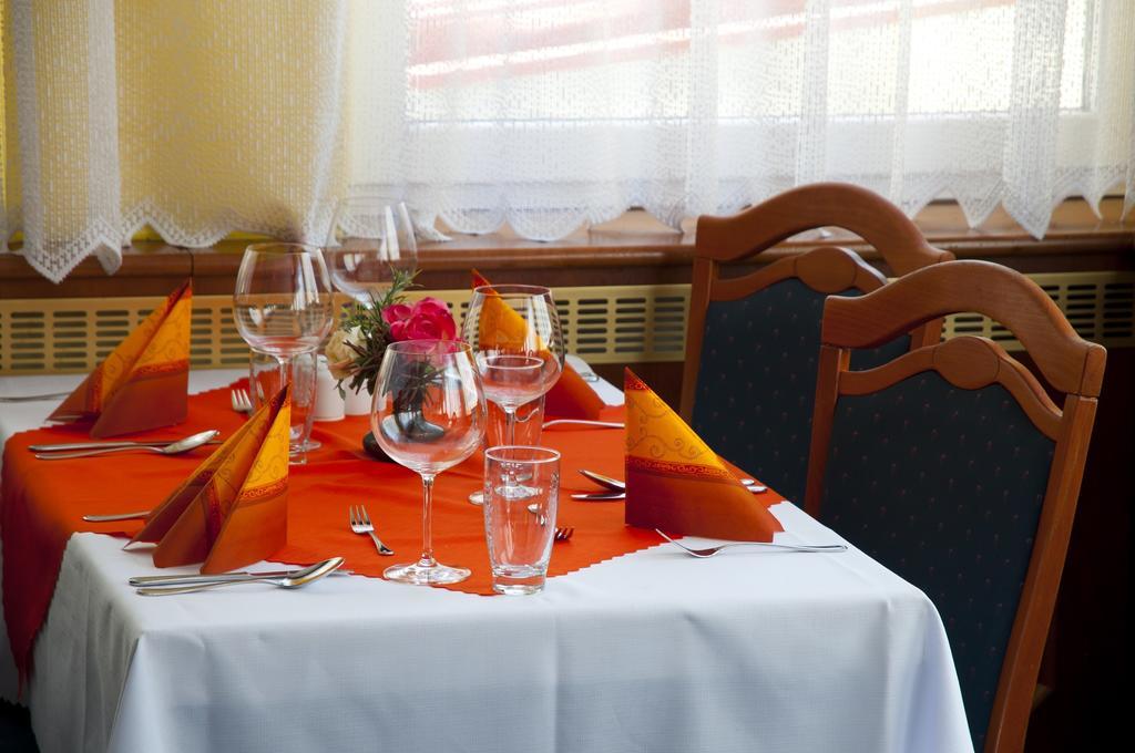 Hotel Slunce Havlíčkŭv Brod Eksteriør billede