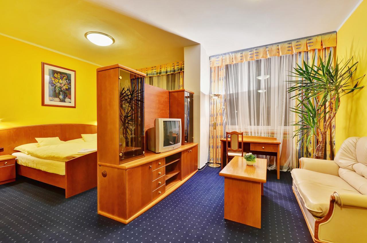 Hotel Slunce Havlíčkŭv Brod Eksteriør billede