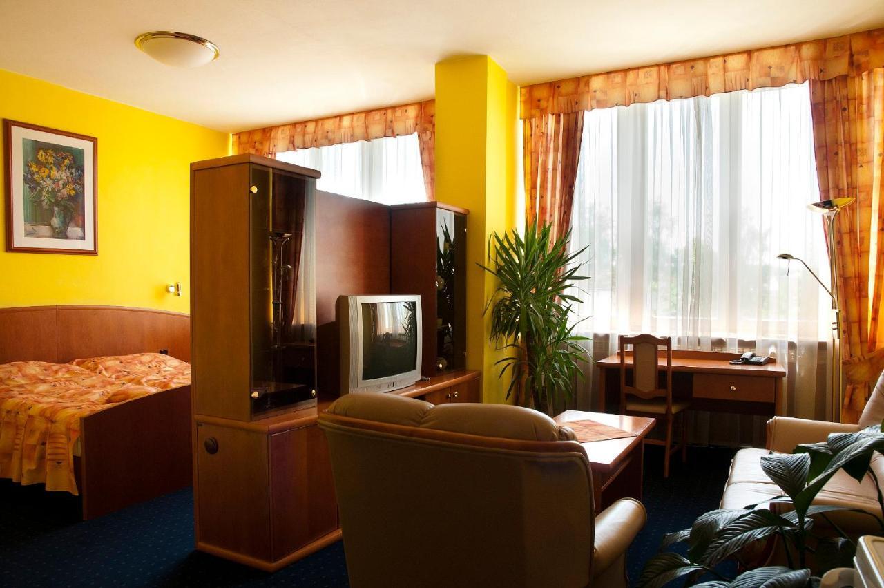 Hotel Slunce Havlíčkŭv Brod Eksteriør billede